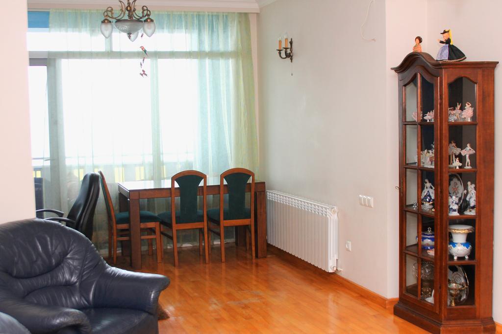 Apartment Rustaveli 57 Batumi Exterior photo